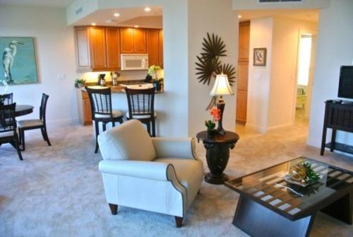 Monthly Snowbirds Welcome! condo - image 3