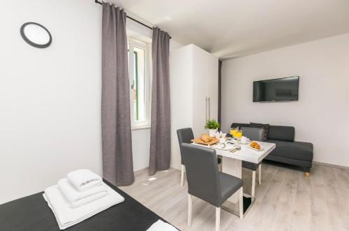 Apartments and Rooms Adriatic Suites
