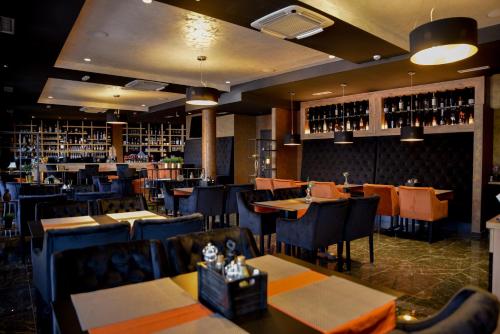 餐廳, Hotel Meduza in 塞尼