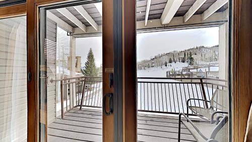 Timberline Condominium Studio Unit 218 - image 8