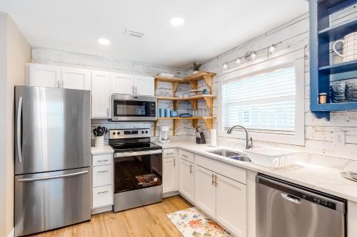 Cottage on Kelly - image 3