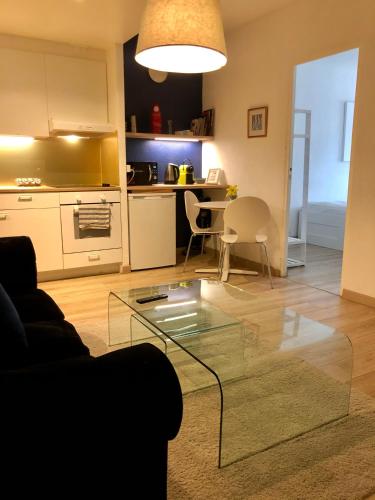 Cool & Central 2 bedroom in heart of Eaux-vives, Женева (фото 3)