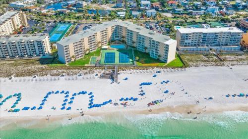 Holiday Surf & Racquet Club 513