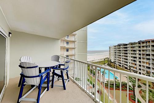 New Listing! 6Th-Floor Perch - Peekaboo Gulf Views Condo - image 6