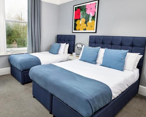 Townhouse Exeter - image 2