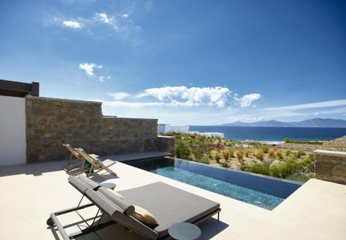 Bonzoe Suites & Villas