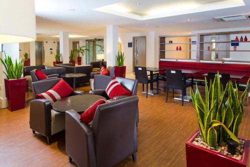 Holiday Inn Express Northampton - South, an IHG Hotel