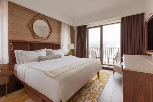 Junior Suite with Balcony