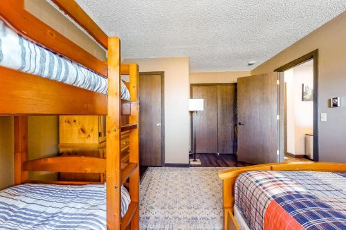 Modern Meadow Ridge Condo - image 8