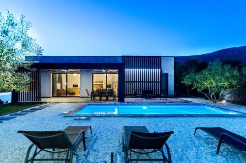villa Sempervivum 2 with pool and sea view – khách sạn tại Kastel Stari