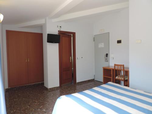 Hotel Costa San Antonio - image 7