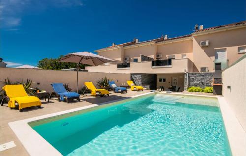  Stunning home in Brzac with 3 Bedrooms, WiFi and Outdoor swimming pool in Brzac
