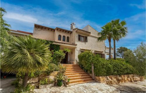 Beautiful home in capdepera with WiFi and 5 Bedrooms gîte à louer Font de sa Cala