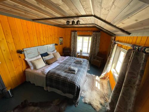 1 queen bed