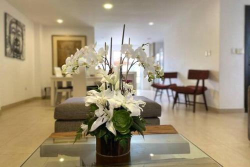 ESPECTACULAR DEPTO/ HERMOSO JARDIN /UBICACION AAA