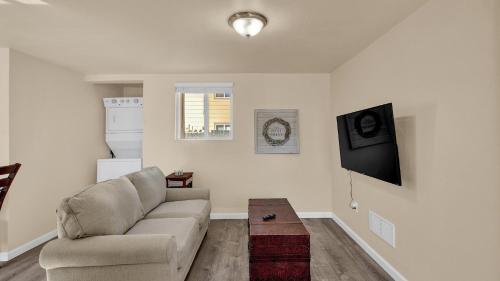 Your Nest Away from Home in Colorado Springs, USA