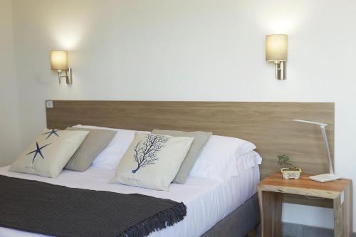 Superior Double or Twin Room with Garden View image 8