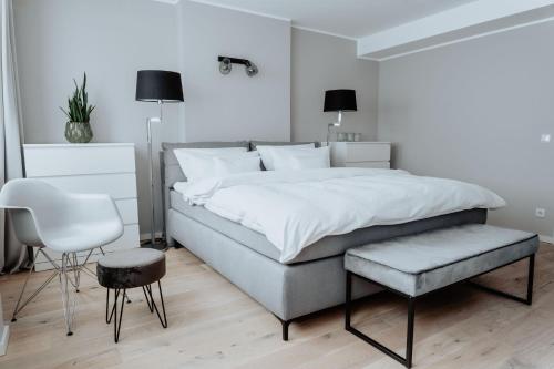 2-Zimmer City Apartment 57m² mit King Size Bett und Küche in Münster, Deutschland
