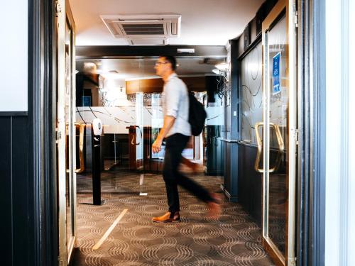 Instalaciones, Astor Inn in Wagga Wagga