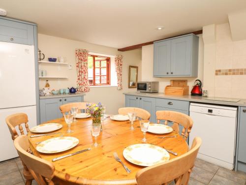 Battens Northleigh Colyton - image 6