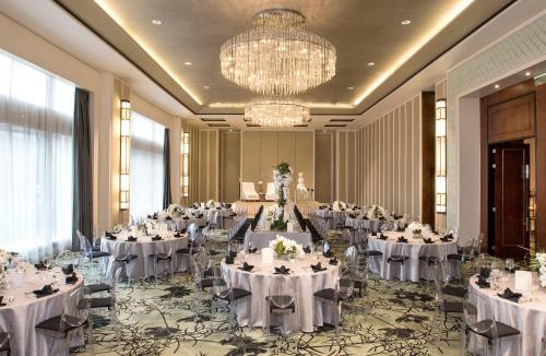 Makati Diamond Residences image 48