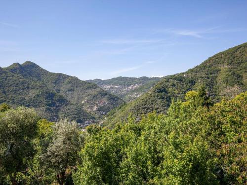 Cosy apartment in Avegna overlooking stunning panoramic view