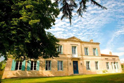 Chateau Rousselle - Photo 1 of 23