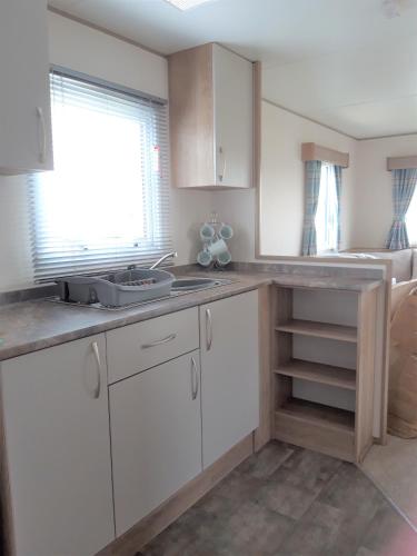 Luxury 2019 8 berth Caravan with Hot Tub @ Tattershall Lakes