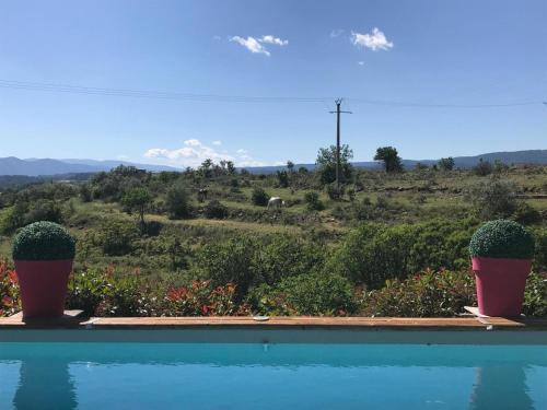 Le Cyprès, gîte avec piscine