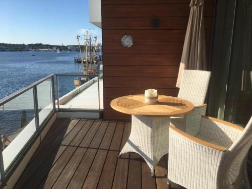 陽台/露台, Loft 5 - Urlaub direkt an der Förde (Loft 5 - Urlaub direkt an der Forde) in 弗魯爾蘭德