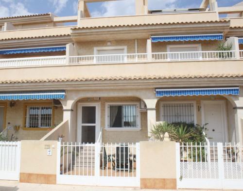  Town house, Pension in Los Nietos