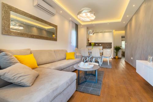 Montefiori Lux View Apartment 5
