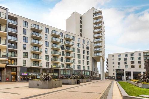 Woking Stylish and Modern 2 bedroom Apartment - Woking