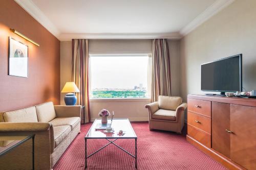 room detail thumbnail 1