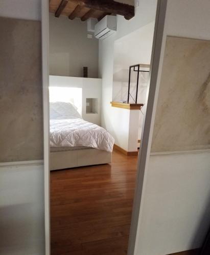  Contemporary Rooms in San Gimignano