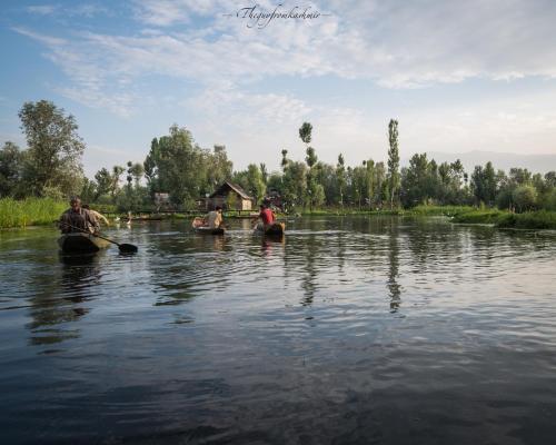 WelcomHeritage Gurkha Houseboats