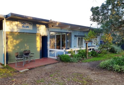 Toohey's Blue Beachside Holiday Home