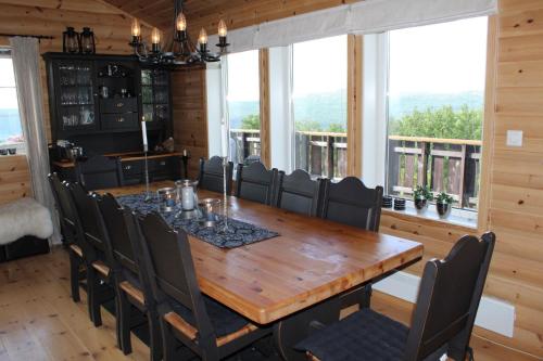 Storemyr by Norgesbooking - cabin with amazing view in Myro