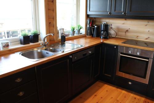 Storemyr by Norgesbooking - cabin with amazing view in Myro