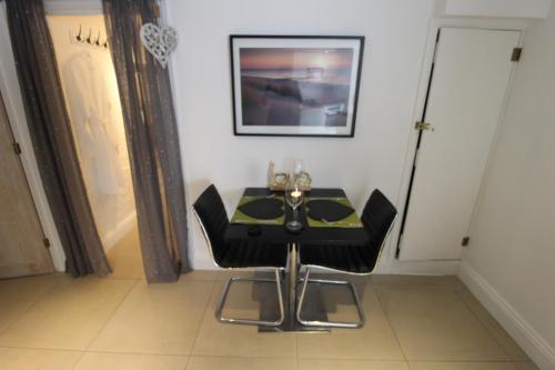Beautiful cosy 1 bedroom basement apartment