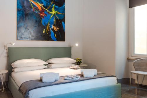 Deluxe Room image 10