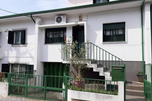 Cozy house - close to metro, wine cellars - host8