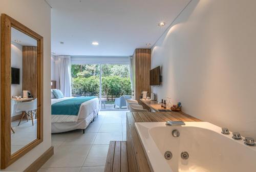 303901823 Live Hotel Boutique (Adults only)