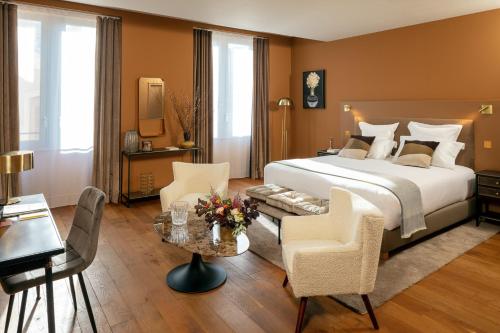 Superior Double Room image 10
