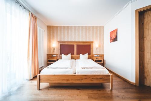 2 queen beds