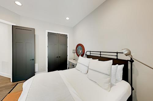 Exceptional Vacation Home in Pisgah Forest home - image 8