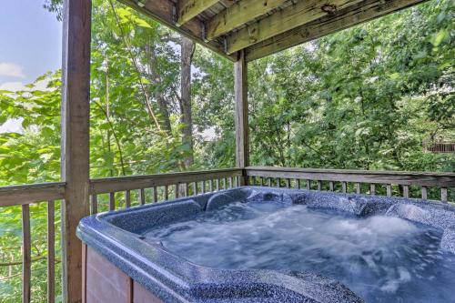 Warm Gatlinburg Cabin with Panoramic Mtn Views! - image 2
