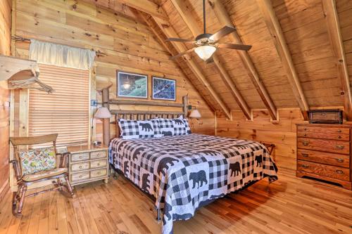 Warm Gatlinburg Cabin with Panoramic Mtn Views! - image 12