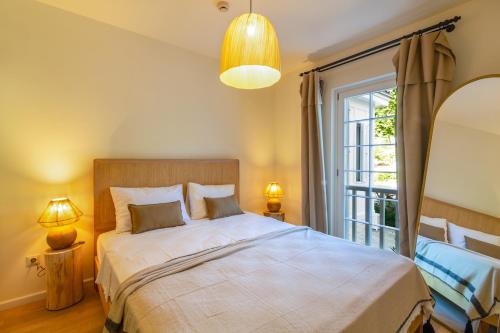 4 bedrooms, 5 beds