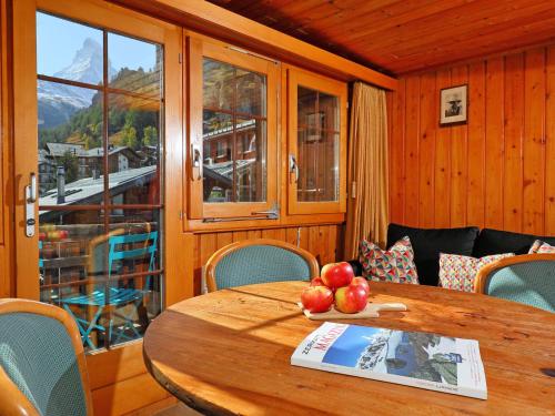 Apartment Lauberhaus by Interhome, Zermatt (photo 4)